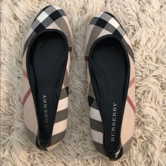 Burberry Flats - Picture 7 of 8